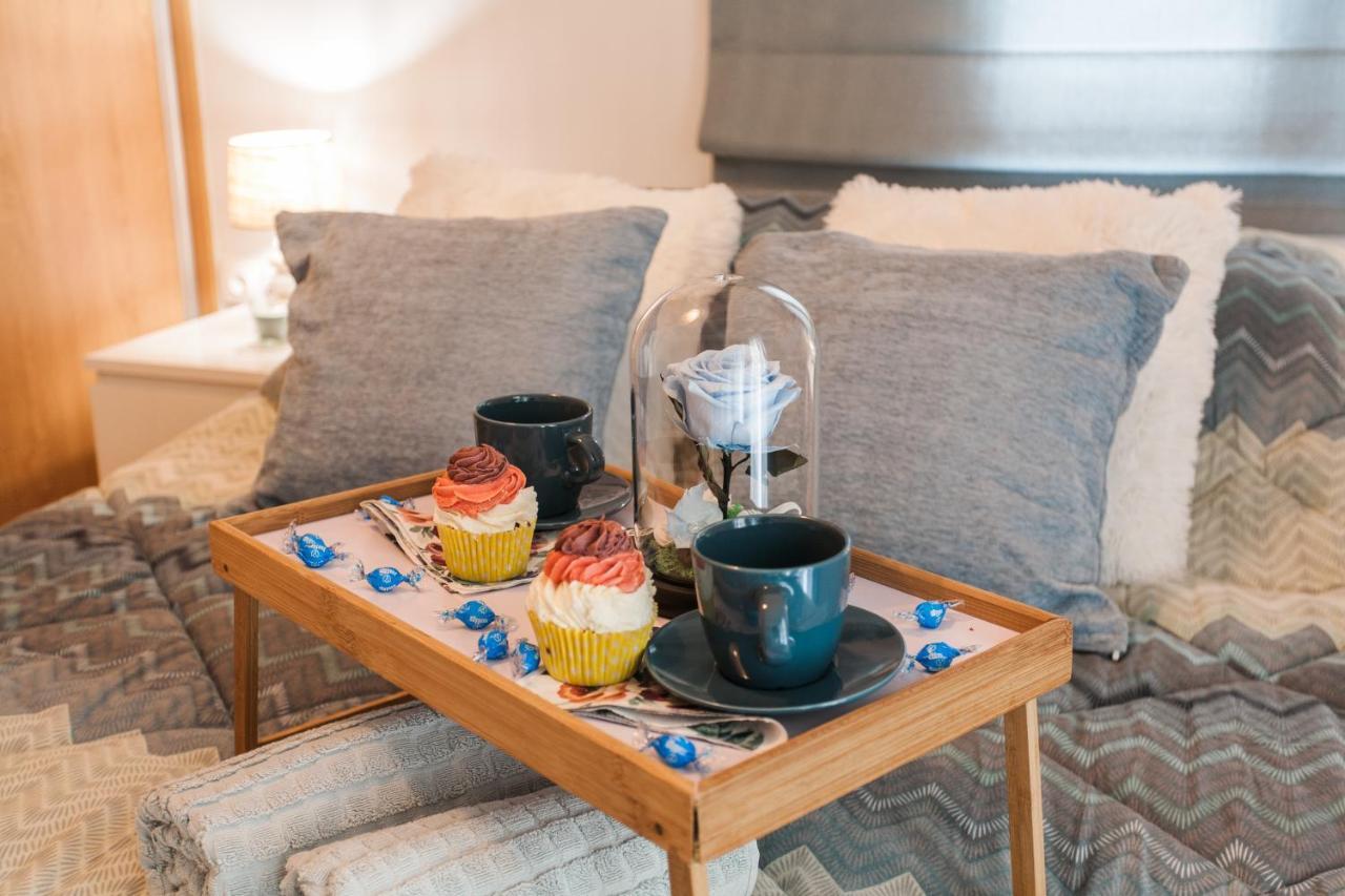 Luxury Seaside Apartment Next To Starbucks Opossite The Beach Park Of Flisvos 雅典 外观 照片