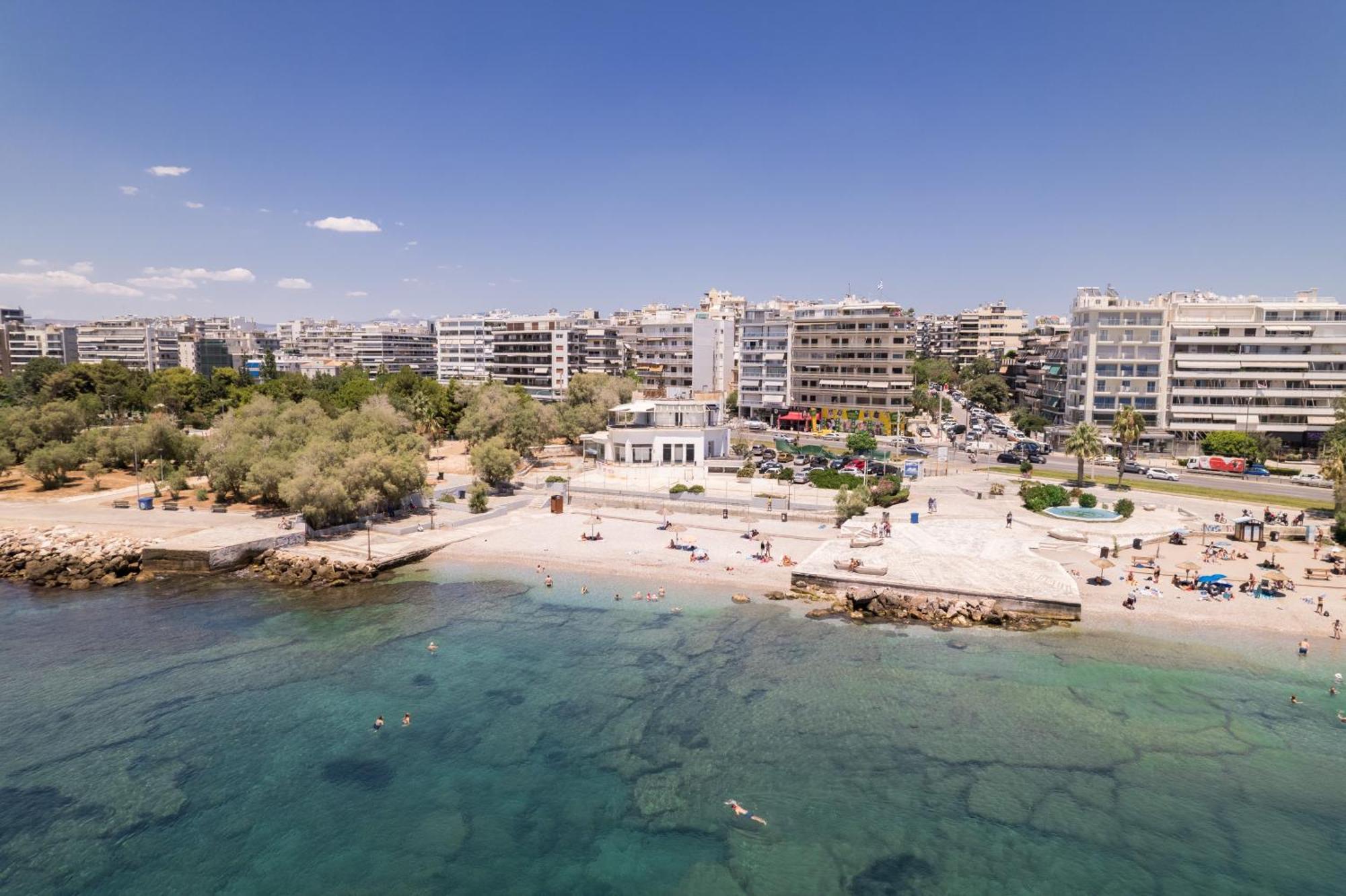 Luxury Seaside Apartment Next To Starbucks Opossite The Beach Park Of Flisvos 雅典 外观 照片